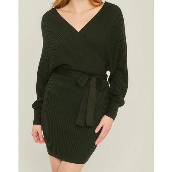 Love Tree Green Ribbed Knit Belted Sweater Long Sleeve v-neck Dress Sz Med NWOT - Picture 1 of 8